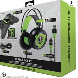 Xbox Series X/S: Powerful 50Mm Driver Gaming Headset -Controller Charge Base -Two Battery Packs -Lynx Cable & USB Cable - Xbox Series X