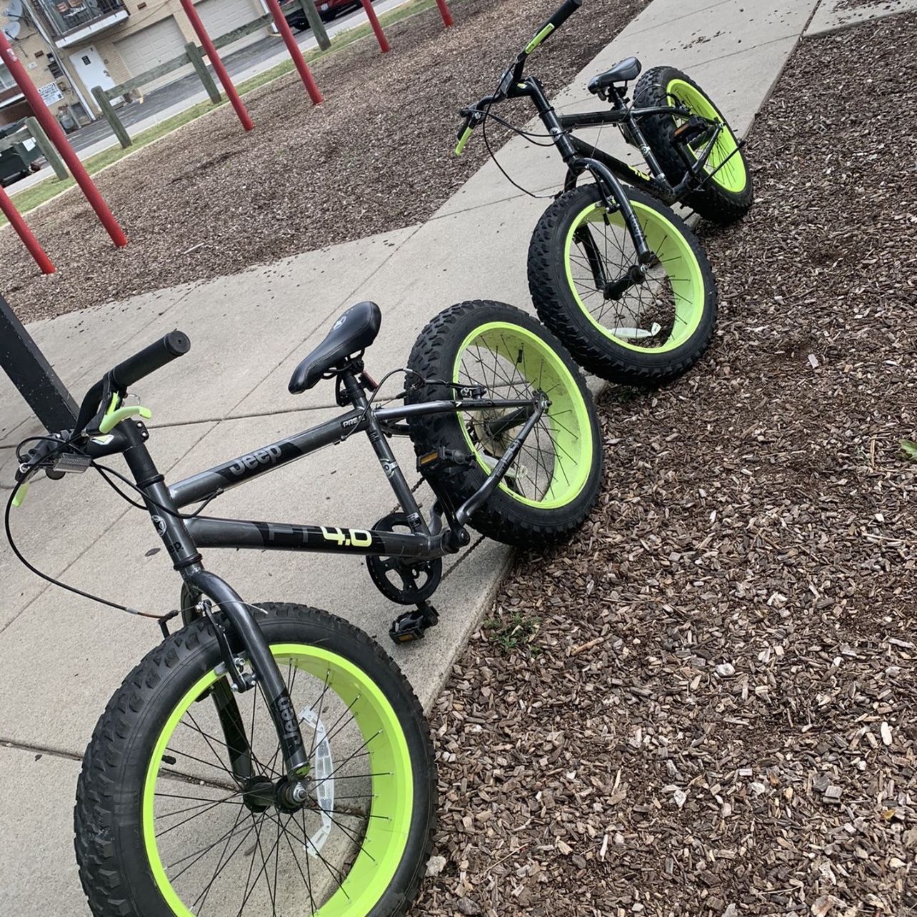 Jeep fat outlet tire bike