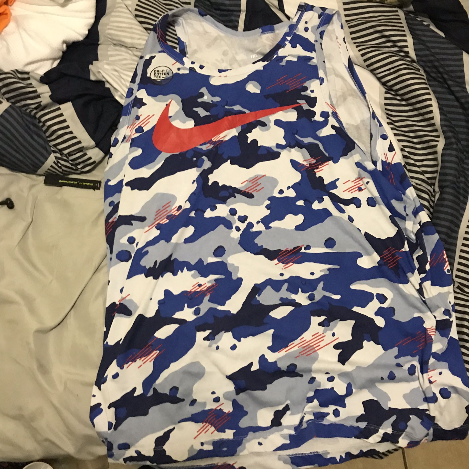 2X men Nike shirt