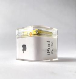 Ipod shuffle , 2013 unopened