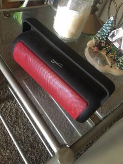Bluetooth speaker comes with charger cord !