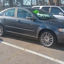 CHEAP CARS FROM $2,900 AND UP (FINANCING AVAILABLE)