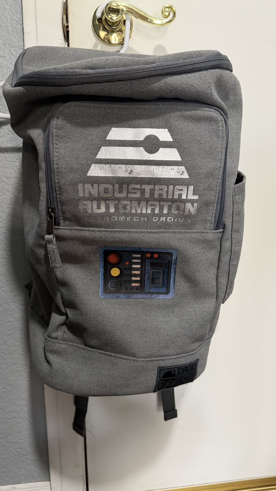 Star Wars Droid Depot Industrial Automaton Astromech Droid Carrier Backpack from Galaxy's Edge