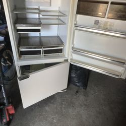 Whirl Pool Refrigerator Great Condition