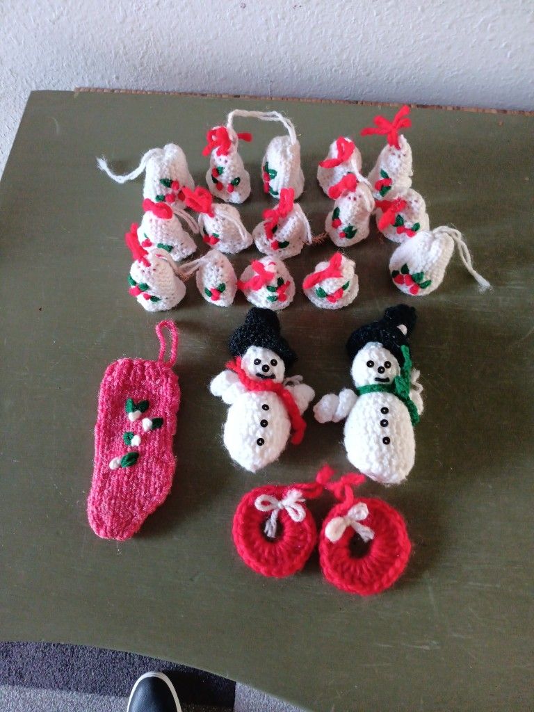 Vtg Hand Crotchet Xmas Tree Ornaments