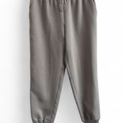 Aritzia Wilfred Luxury Buffon Crepe High Rise Jogger Pants  Excellent Condition - Worn Once Size Small  If you have any questions about sizing or ship
