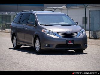 2017 Toyota Sienna XLE 8-Passenger