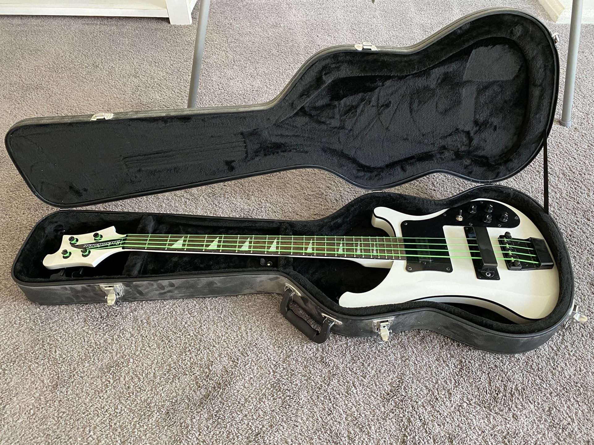 Chickenbacker Bass