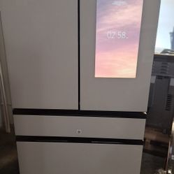 Samsung 36 Inch 4 Door Refrigerator With Family Hub. White Glass