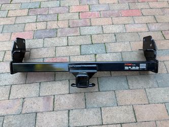 CURT CLASS 3 TRAILER HITCH, 2" RECEIVER, SELECT TOYOTA TACOMA #13323