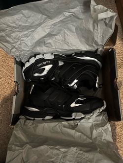 Balenciaga tracks size 43