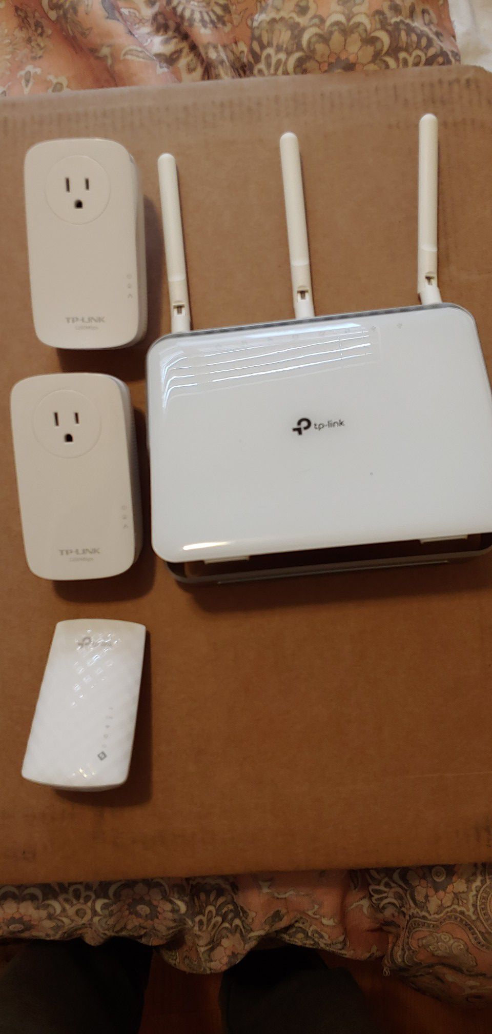 TP Link router and range extenders