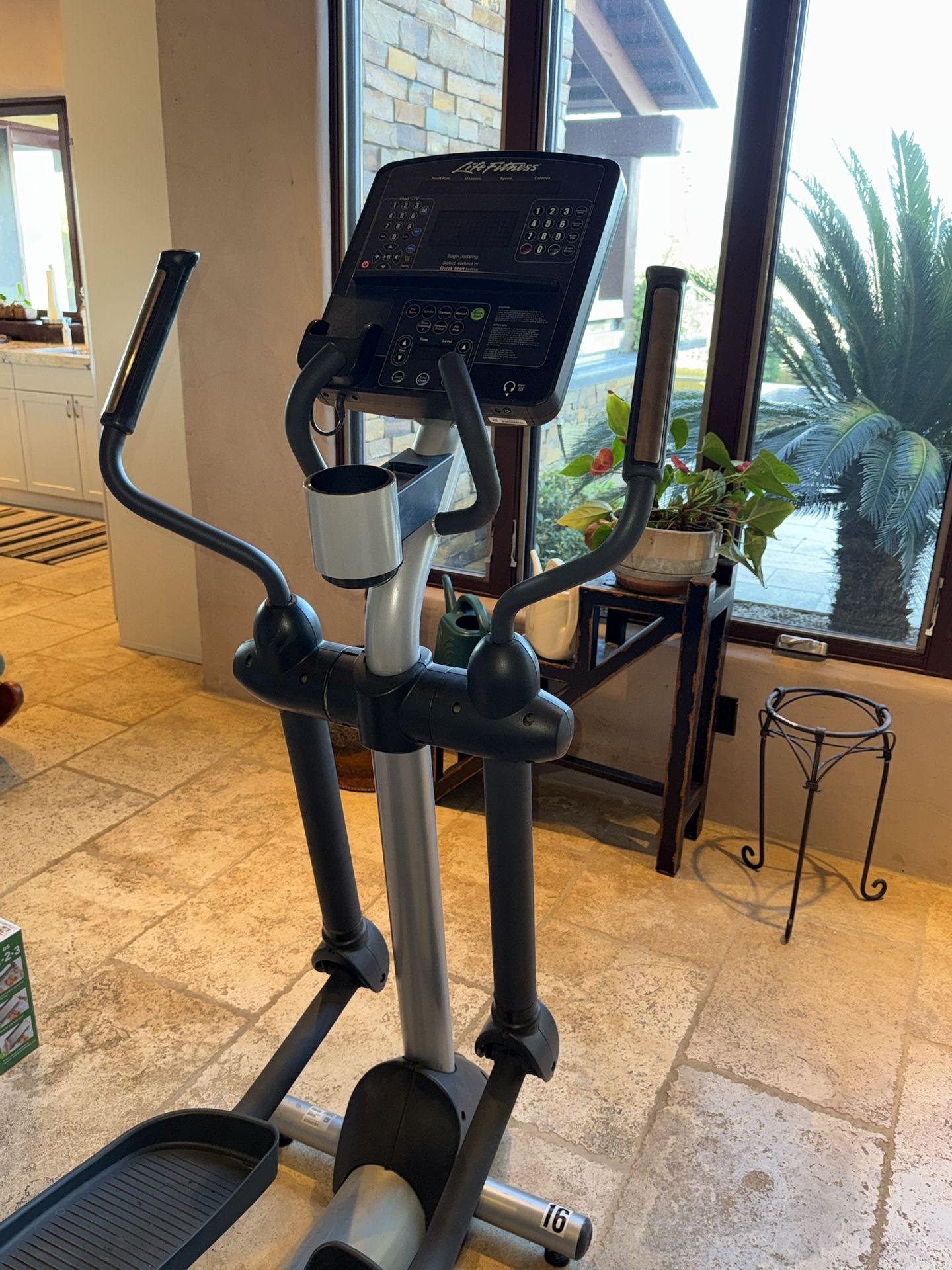 Commercial Life Fitness Elliptical CLSX