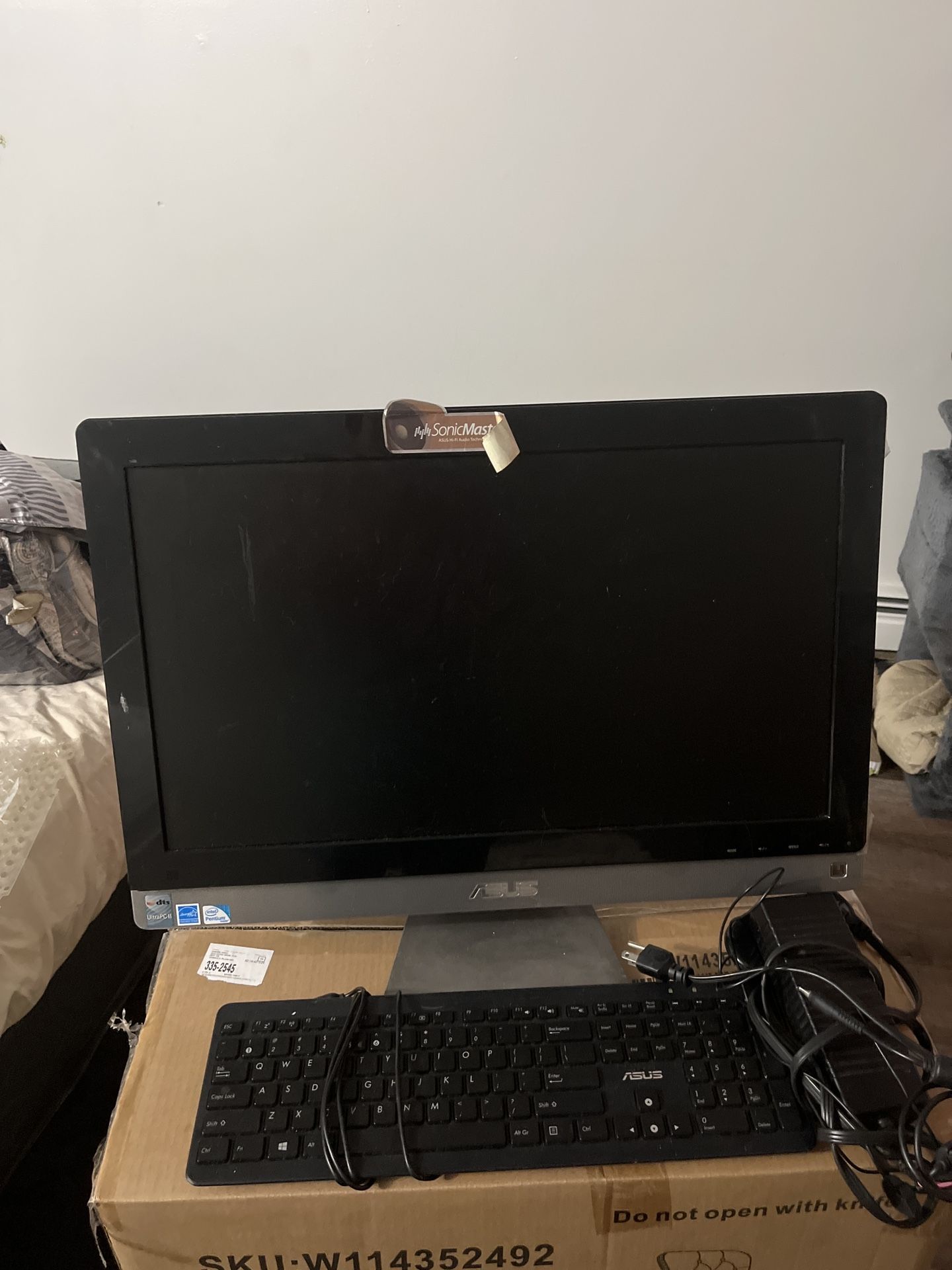 ASUS All-In-One Desktop Computer – Keyboard, Mouse, Power Cable Included