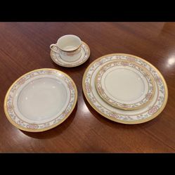 Mikasa Merrick China 8 Place Settings 
