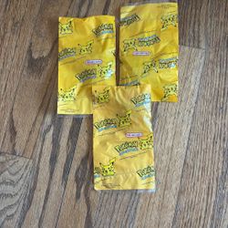 1999 MISP POKEMON COLLECTIBLE DOG TAGS NINTENDO TOGEPI + BULBASAUR 