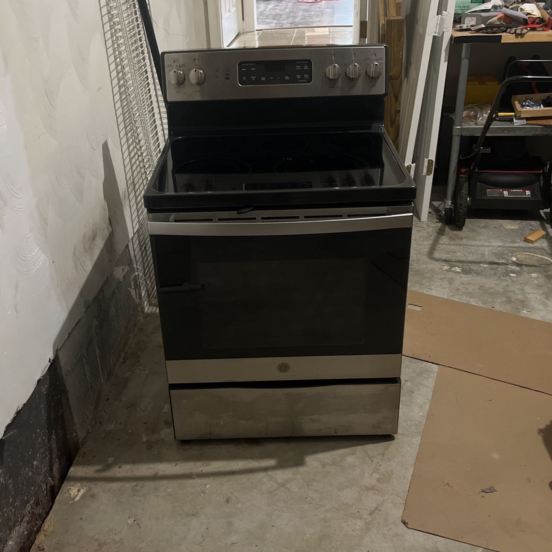 GE Electric Stove