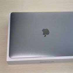 MacBook Air 13inch With Apple M1 Chip