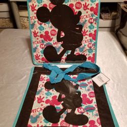 New Disney Store,collectible Reusable Tote Bags ,
big Variety Of Different Bags $5 Each all in new and beautiful condition,located in Brentwood