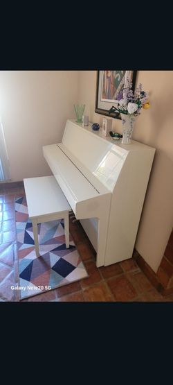 Kawia Piano Perfect, mint condition.