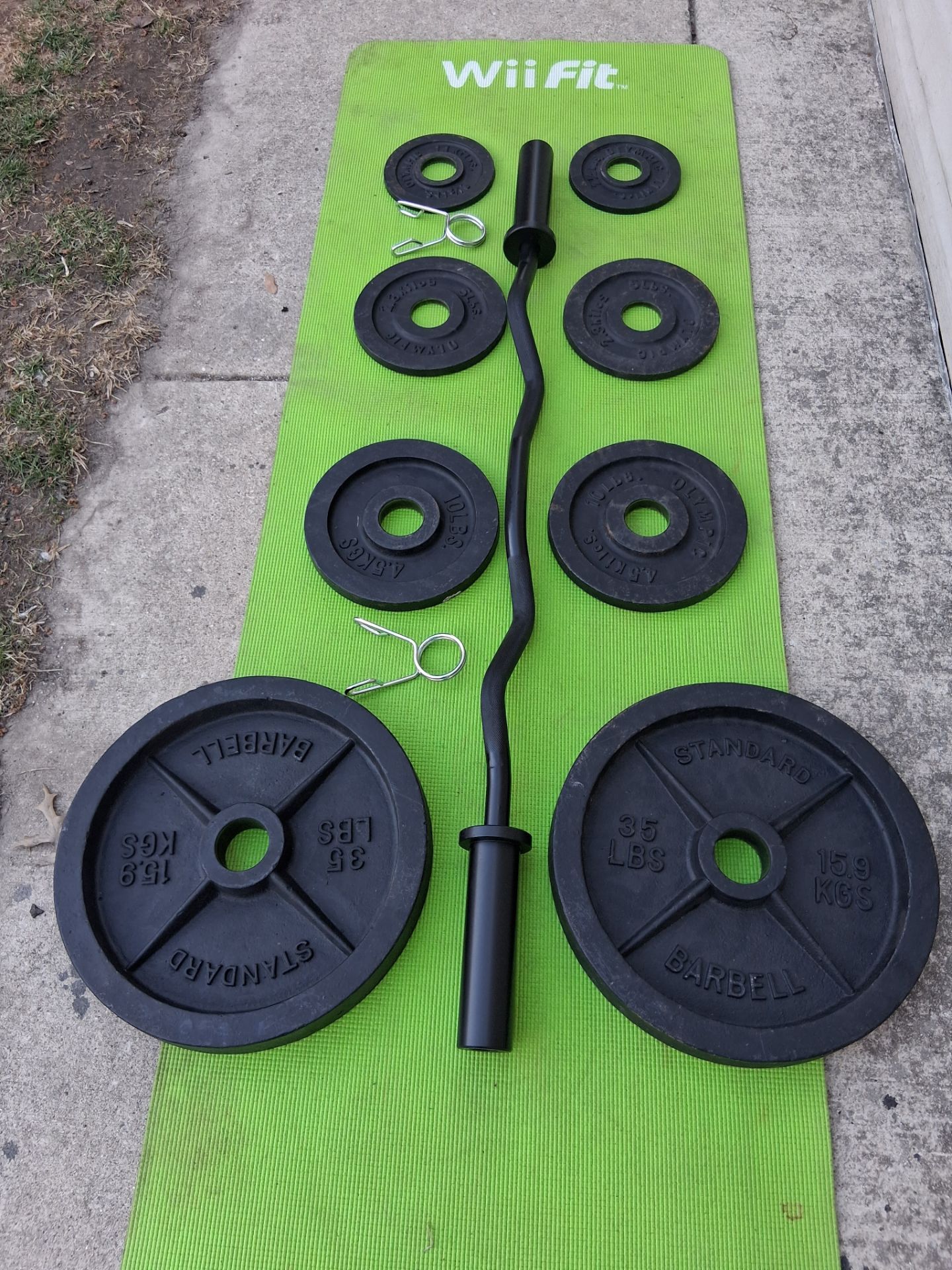 Olympic curl bar / clips / weights