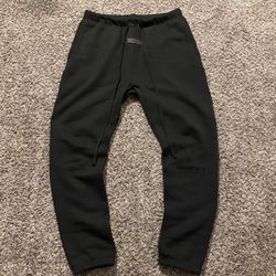 Essentials Sweats Cuffed