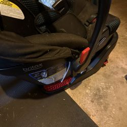 Britax Infant car Seat B-Safe 35