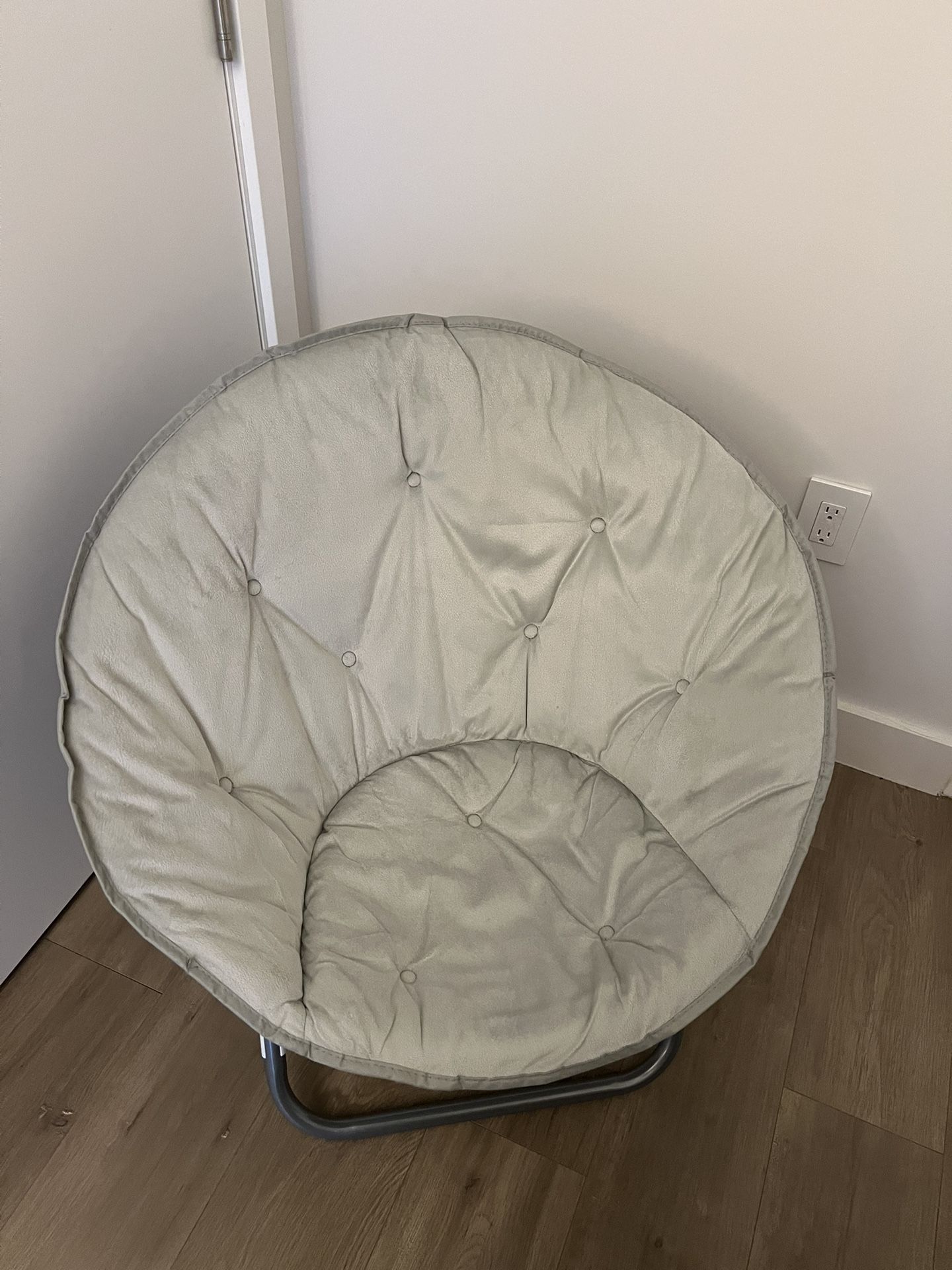 Foldable Saucer Chair