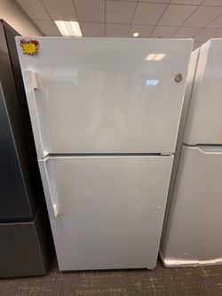 GE Apartment-Sized Refrigerator