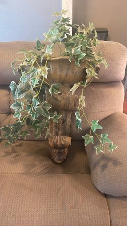 Corbel Wall Hanger