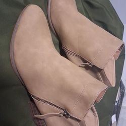 Women's heel boots