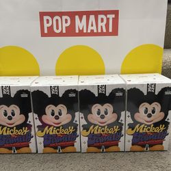 Mickey Family Cute Together Popmart 