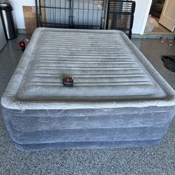 Intex Inflatable Bed With Plug Pump Queen