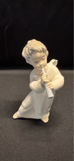Lladró Porcelain Angel Playing Flute