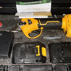 branch and bush trimming