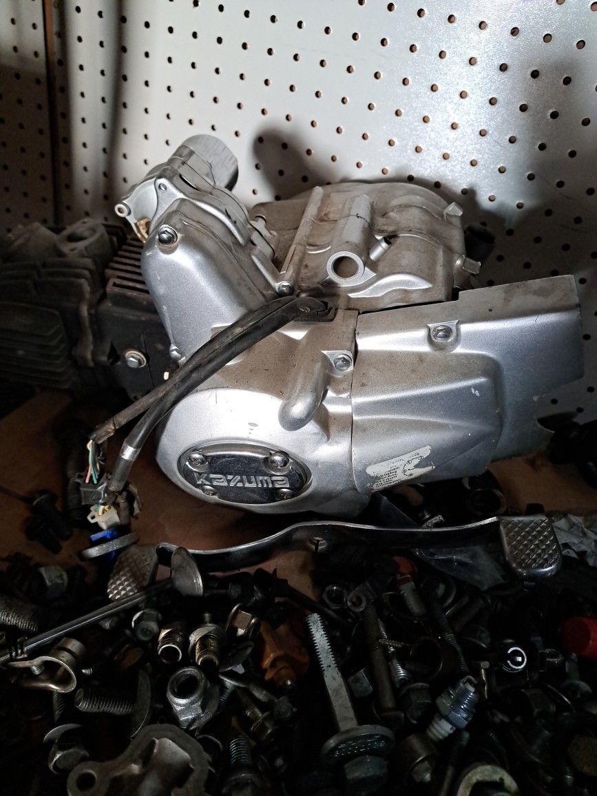 Kazuma 110 cc Engine W/transmission.