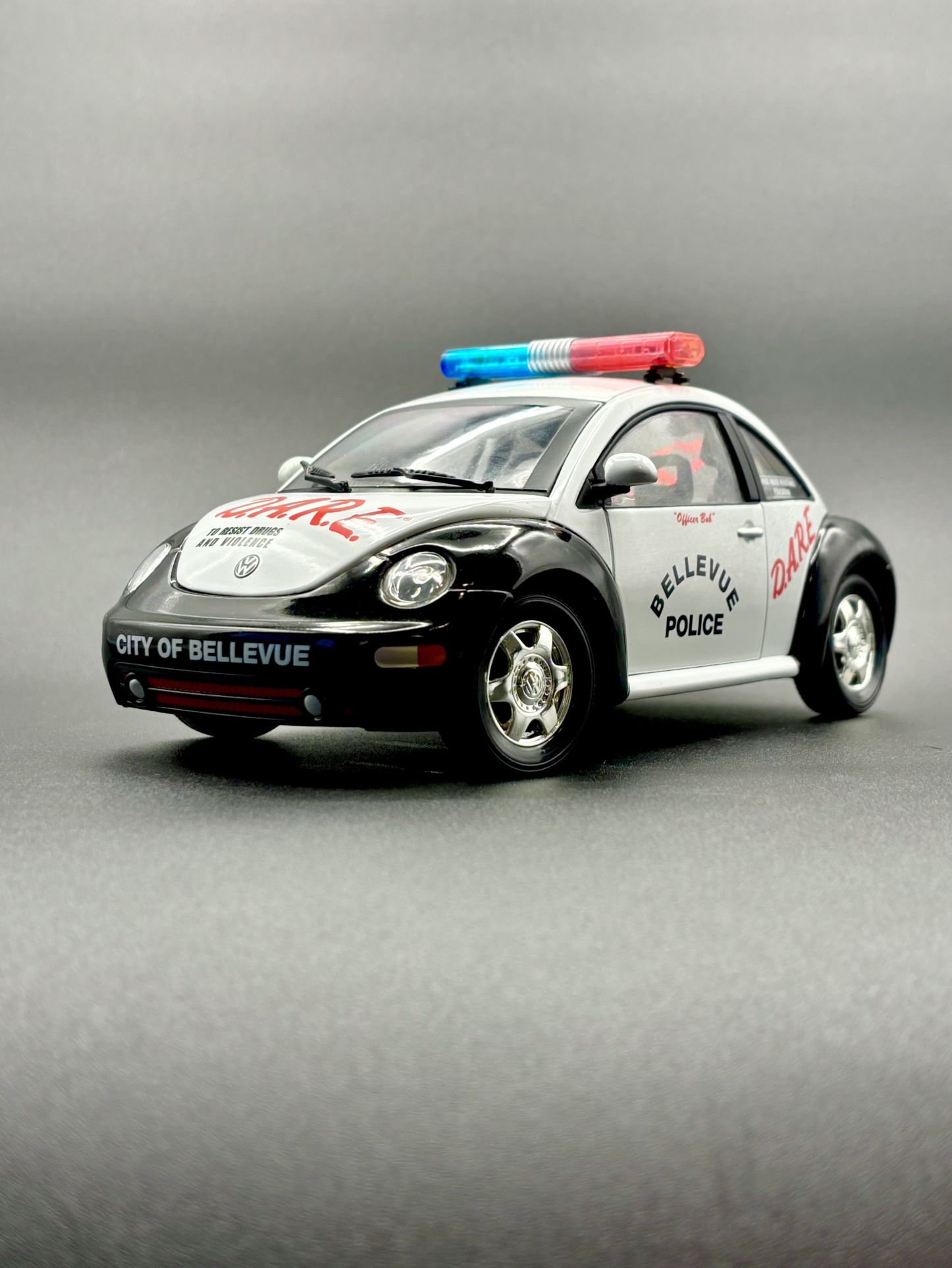 1999 Volkswagen Beetle Belllevue Police DARE, 1:18 Diecast Model Car from Matchbox
