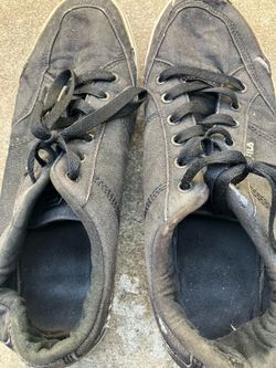 Men Shoe Fila size 10.5
