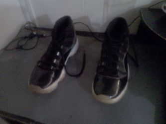 size 9 jordens 8.5 vapermaxx pros