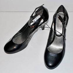 Brand New High Heels Strap Mootsies Tootsies Size 8