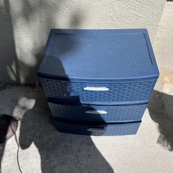 Rubbermaid drawers 3 Drawers