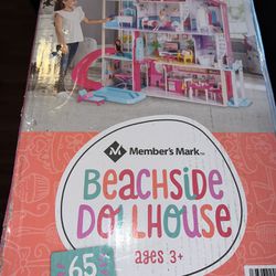 Beach Doll House / Play Horse 