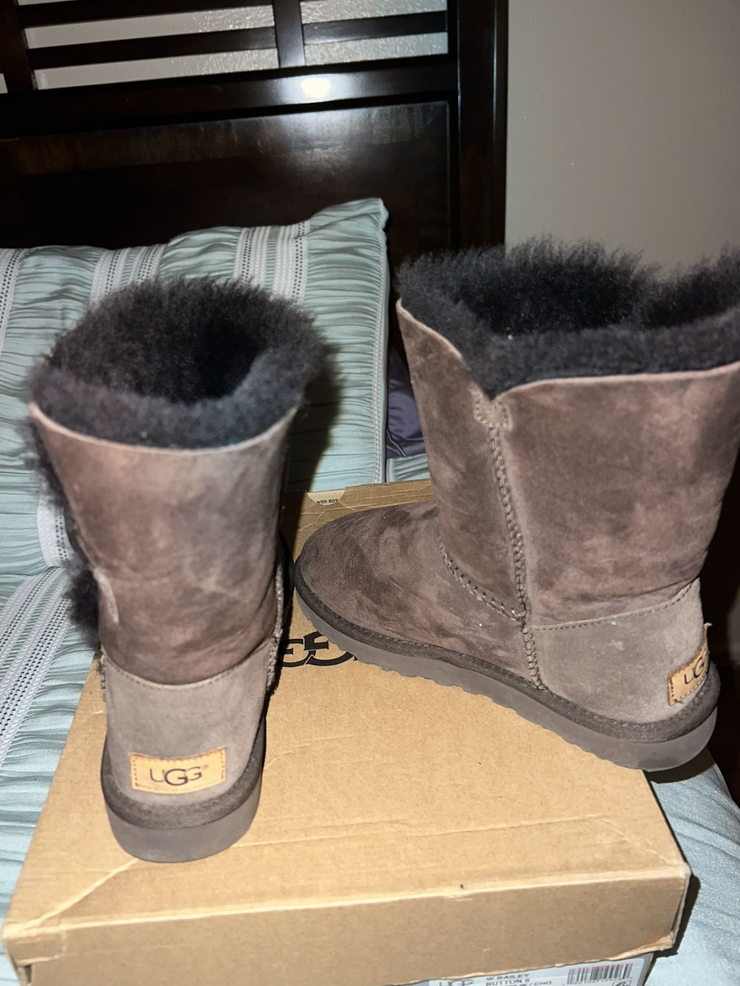 UGGS BAILEY BUTTON MINI