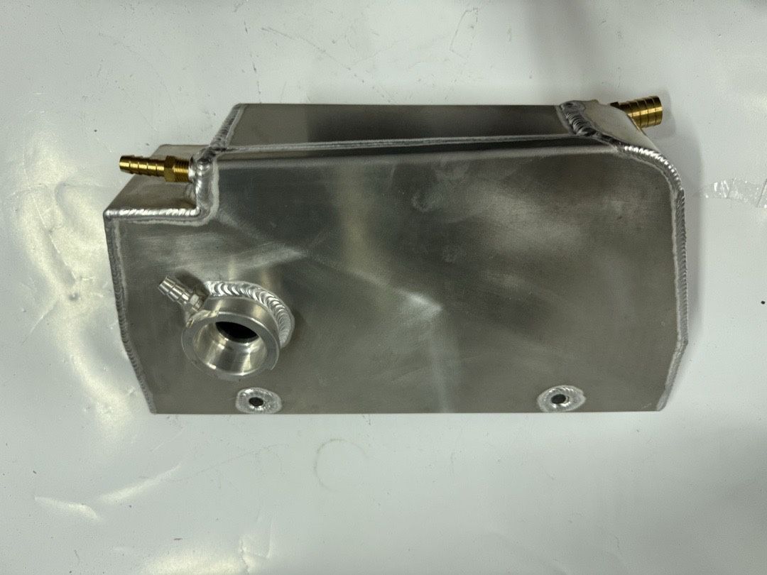 Aluminum Coolant Expansion Overflow Tank Compatible with 97-04 CORVETTE
