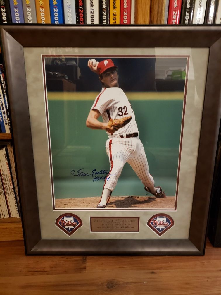 Autographed Philadelphia Phillies