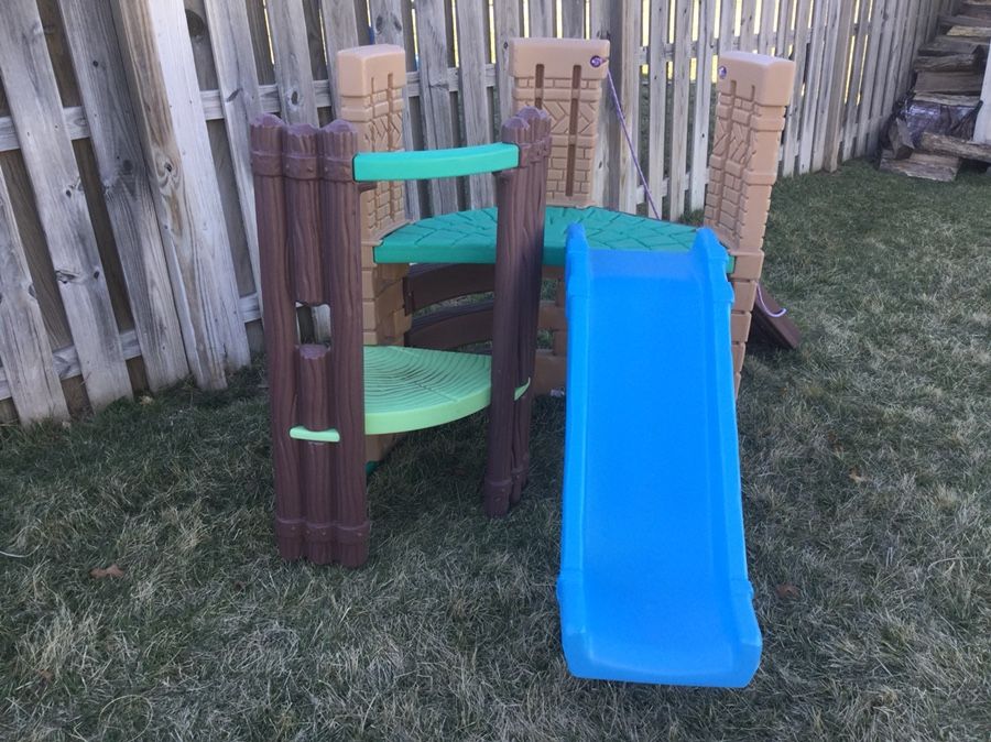 Little Tikes 2-in-1 Castle Climber