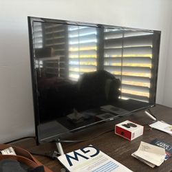 TCL 32” Roku Smart TV – Works Perfectly 