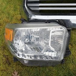 2015 tundra limited head lights