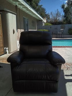 Leather Recliner Couch/Chair