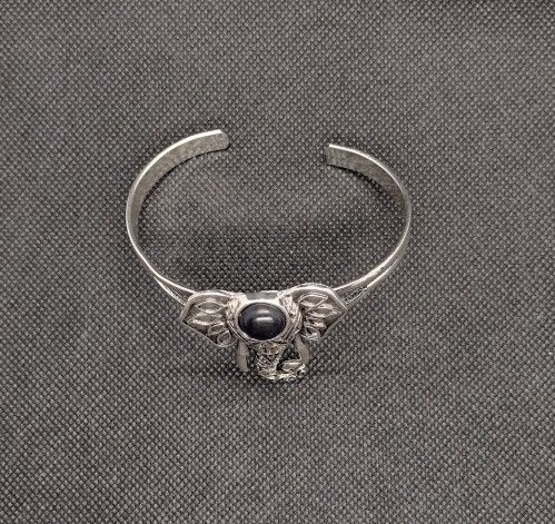 Fashion Jewelry: Bracelets With Matching Earrings